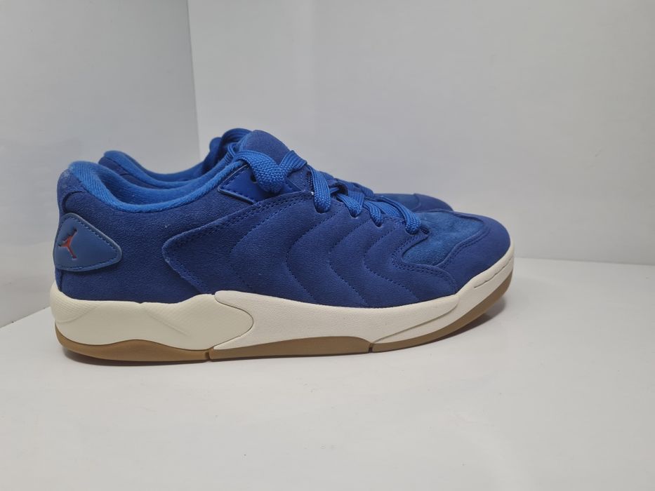 Кецове Jordan Session

Чисто нови с кутия.

Размер 42.5 стелка 27 см.