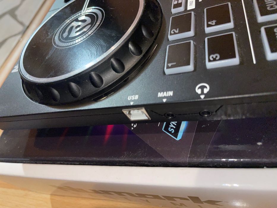 DJ контролер Numark Party Mix