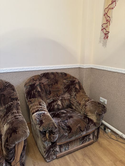 Диван и два кресла