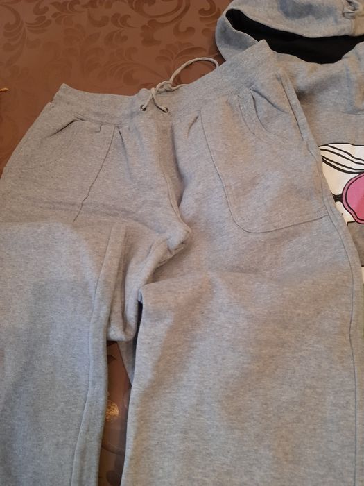 Продаю костюм.60000 сум.