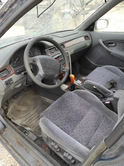 Продавам на части HONDA CIVIC 1.6 i