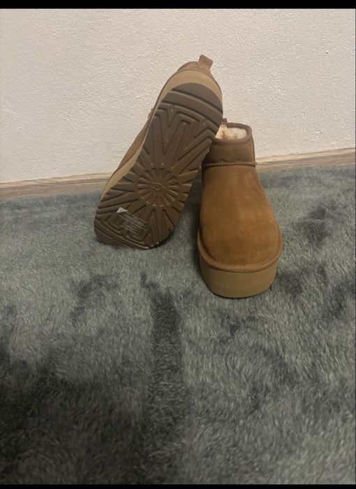 UGG noi numarul40