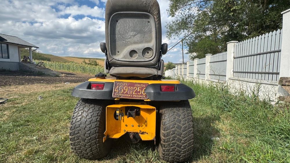 Cub Cadet Diesel Kubota D640 18 CP | 1.300 ore | Masă 133 cm | Tuns Gazon | Servo