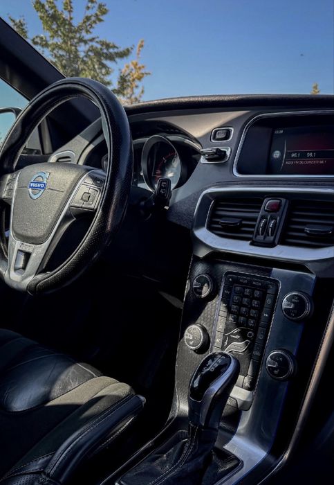 VOLVO V40 2015 — imagine 4