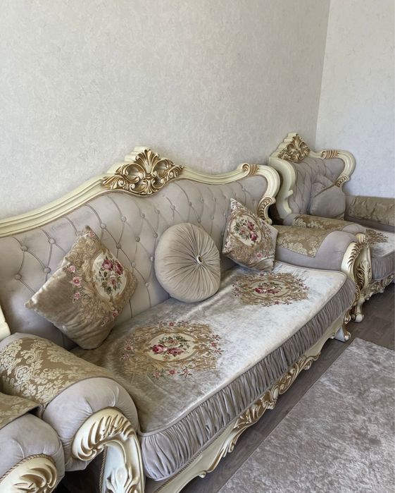 Королевские диваны, кресло