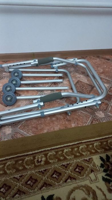 Ходунки инвалидные детские