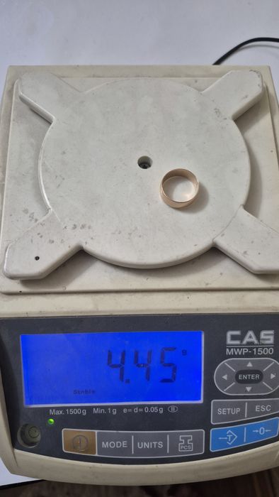 Продам золотое кольцо 583  пробы времен ссср