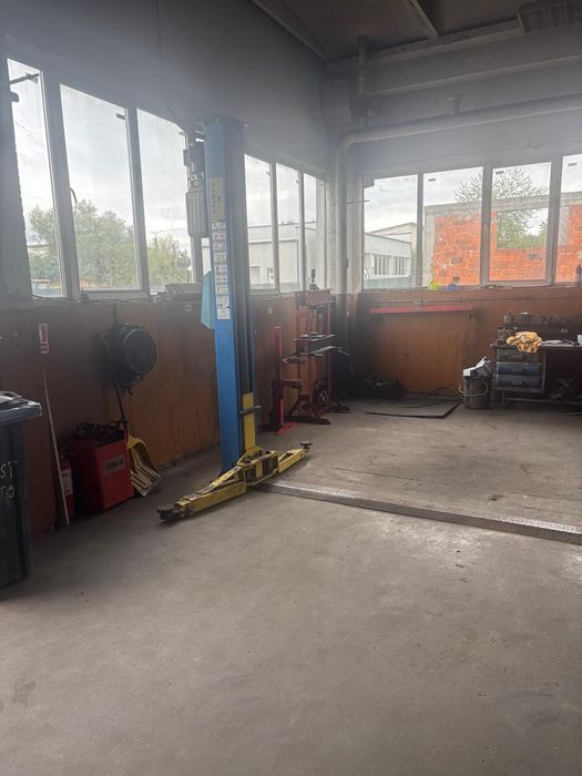 Societate comerciala cu service auto echipat și dotat, situat într-un spațiu închiriat