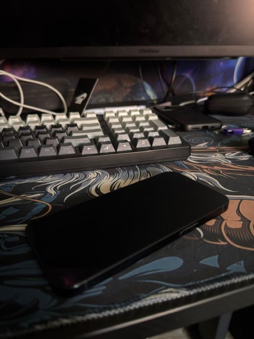 Продам IPhone 13 НА ГАРАНТИИ