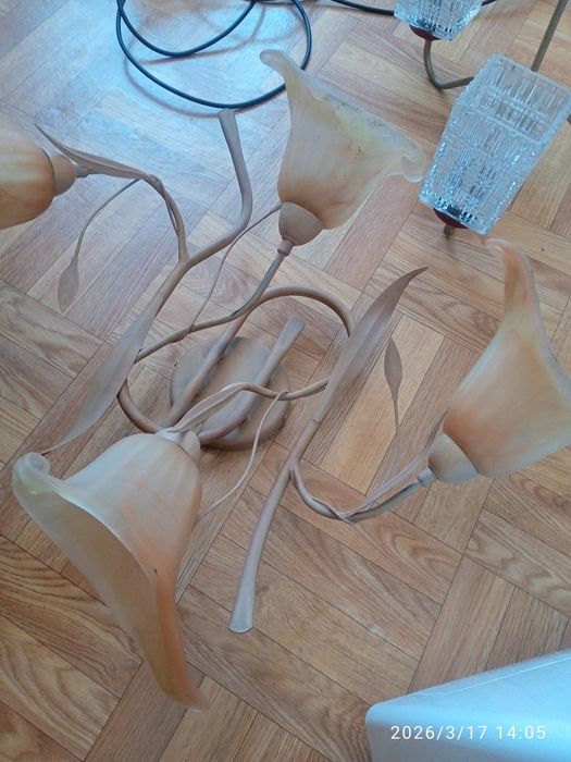 Люстры две штуки