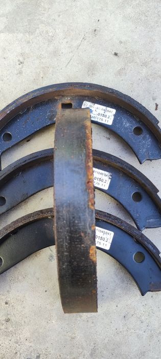 Колодки ручника БМВ е34