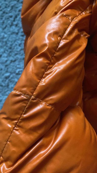 Geaca Moncler orange Limited Edition.