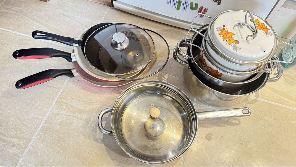 Продавам комплект кухненски прибори