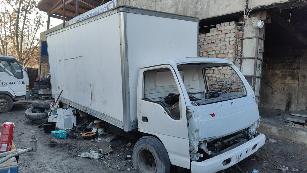 Запчасти на Исузу ельф npr nkr