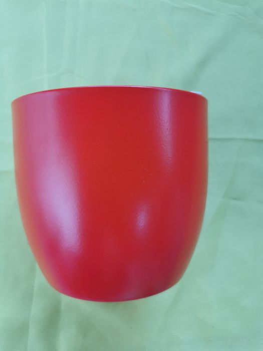 Порцеланови саксии, сувенири.