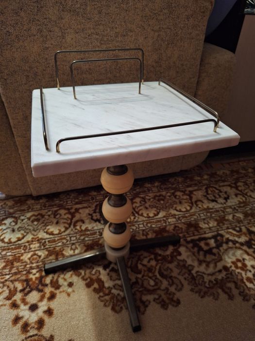 Холна мраморна маса