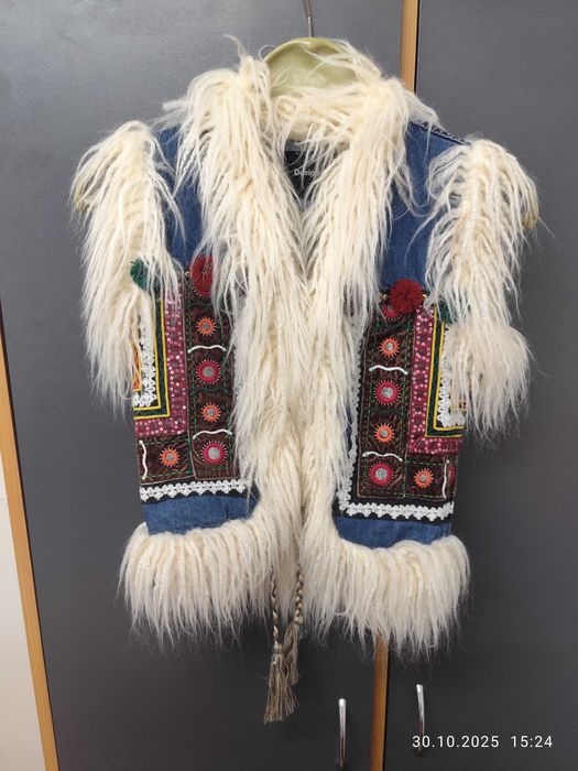 Дамски елек DESIGUEL