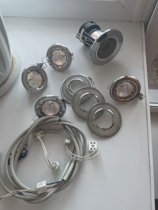 Продаю лампы потолочные