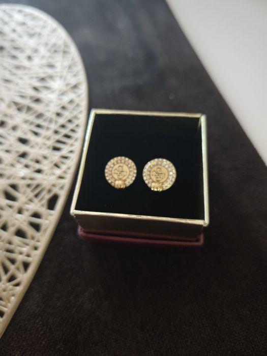 Нежни обици Guess