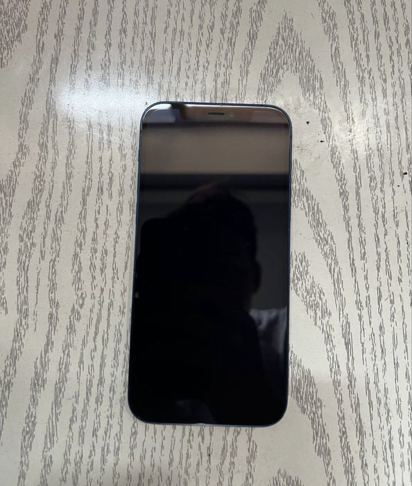 Iphone 12  ideal
