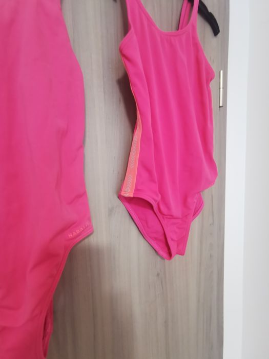 Costume de baie Decathlon (Nabaiji) pentru fete 7-8 ani și 6-7 ani.