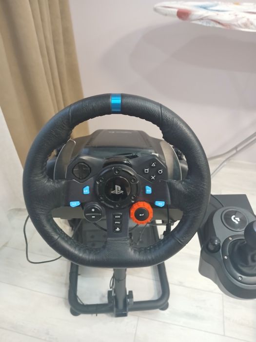 Пълен комплект Logitech G29 + Скоростен лост (Shifter) – За PC / PS3 / PS4 / PS5+ стойка