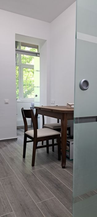Inchiriez pe termen lung apartament 2 camere  recent renovat  utilat cplet