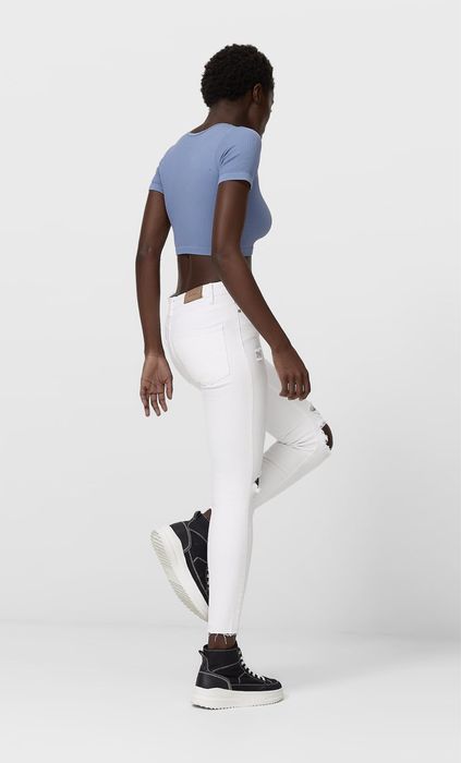 Stradivarius нови дънки в бял цвят Mid waist
