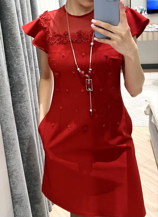 Красное вечернее платье