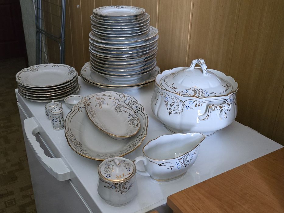 Продам столовые сервиз на 6 персон