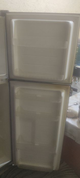 Холодильник 2х камерный