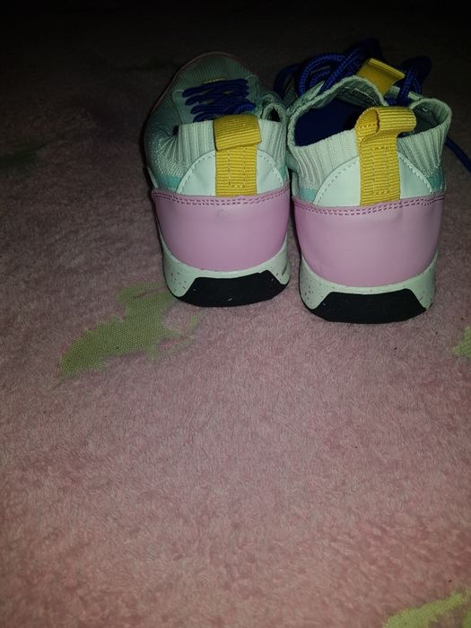 Adidasi fete Reserved