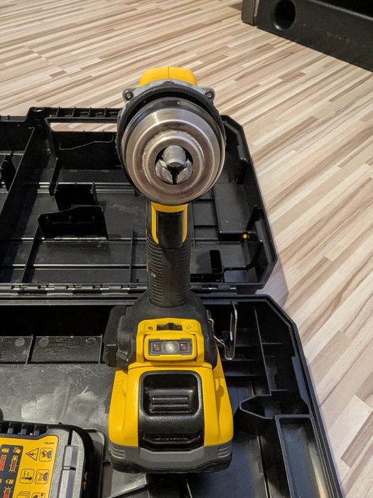 Ударен винтоверт DeWalt dcd 805