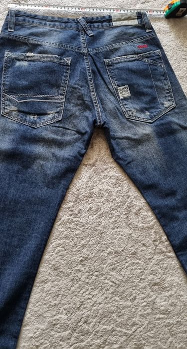 Blugi Tommy Hilfiger!Mărimea 29, măsurătorile sunt în fotografii!