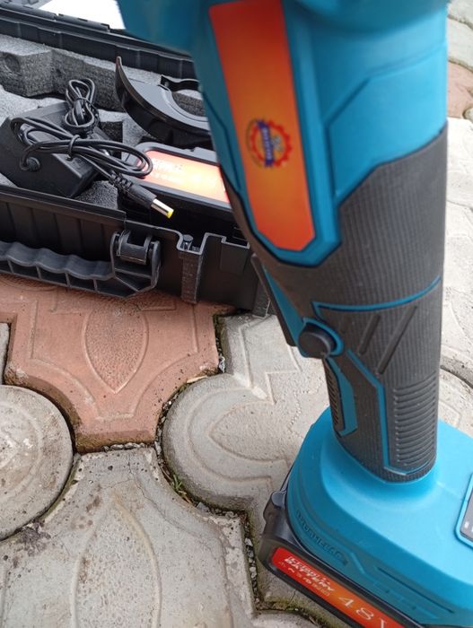 Vând flex cu baterii