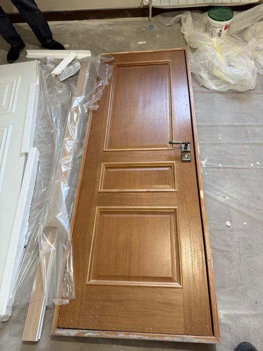 Продам дверь межкомнатную в отличном состоянии