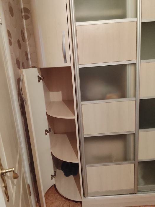 Срочно продам шкаф купе