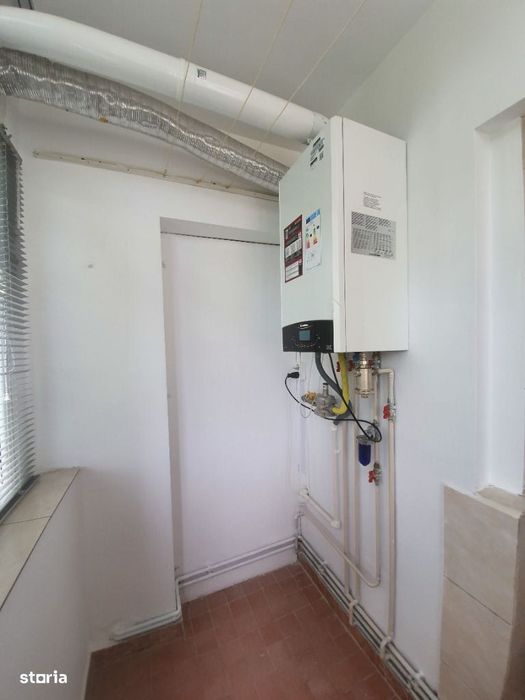 Ap. 3 camere zona 9 Mai-Domnisori, cu aer conditionat si centrala et 2 — fotografia 3