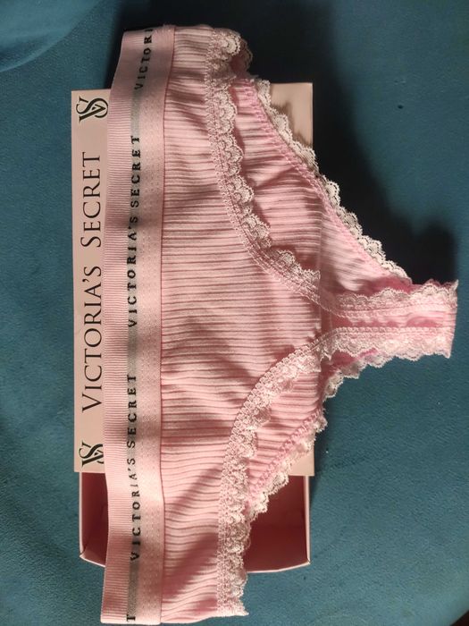 Дамско бельо Victoria’s Secret