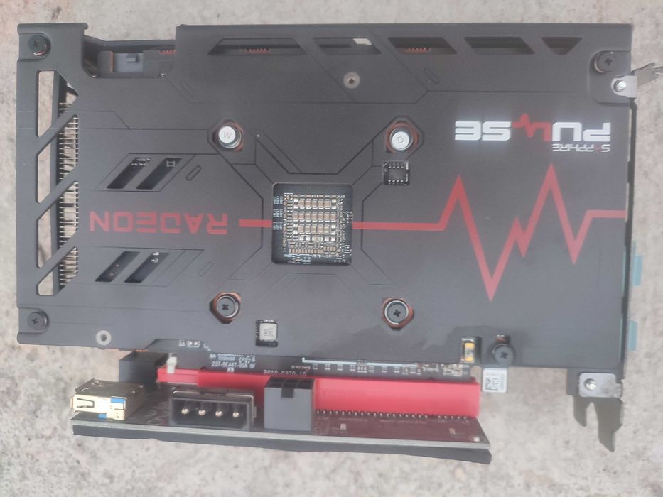 Видео карти AMD rademon RH 6600