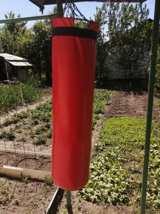 Продам боксерскую грушу