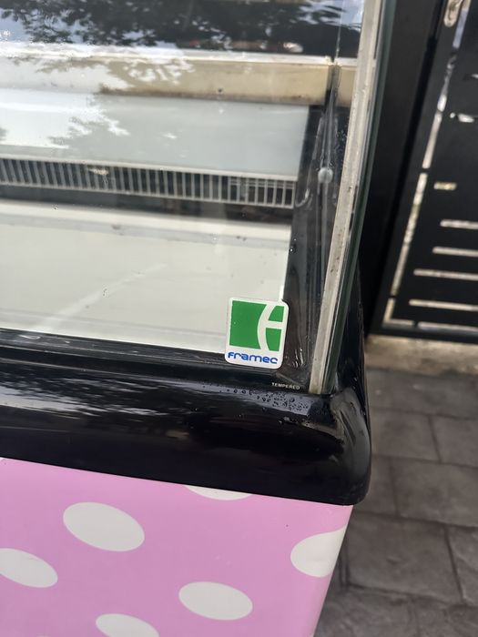 Vitrina frigorifica inghetata La Strada