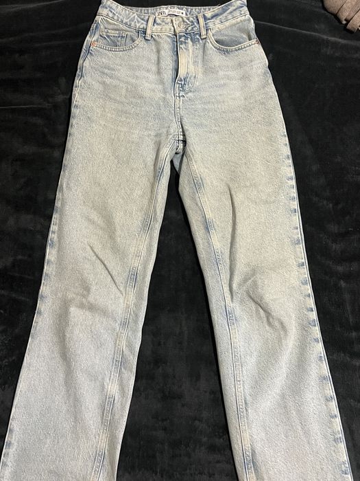 Светлосиньо дънки от Zara