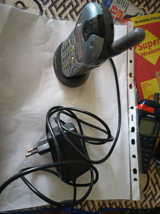 Telefoane vechi de colecție.
