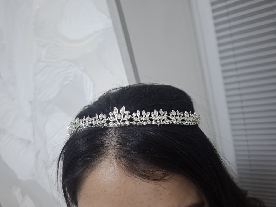 Диадема, Карона, Абадок