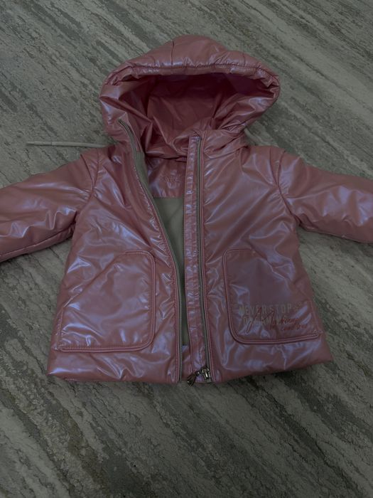 Продам детскую куртку ( весна-осень)