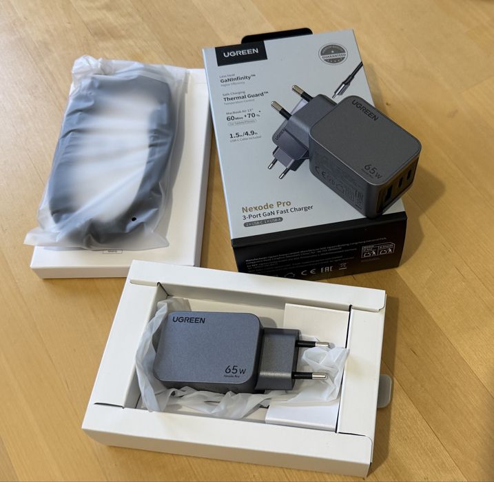 Incarcator UGREEN Nexode Pro 65W 3 Porturi Cablu USB-C inclus Garantie