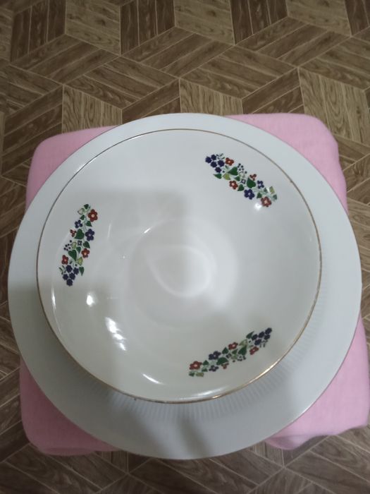 г. Навои. Продам новую посуду ( Япония, Россия, Корея).