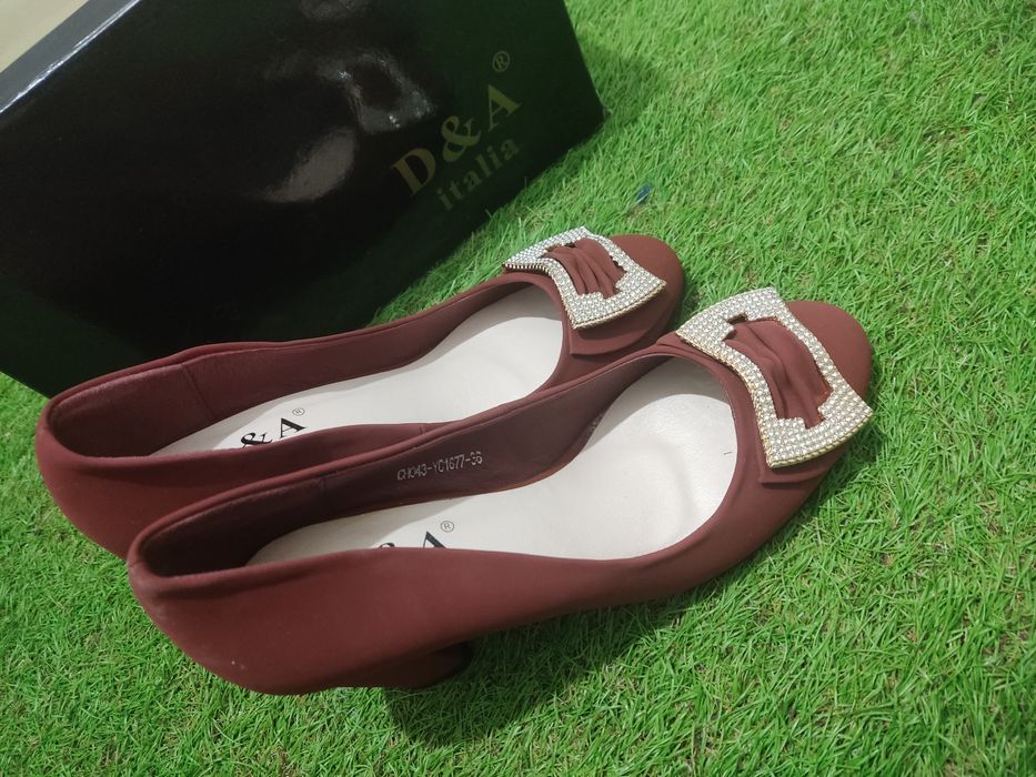 Новые бархатные туфли 36р.