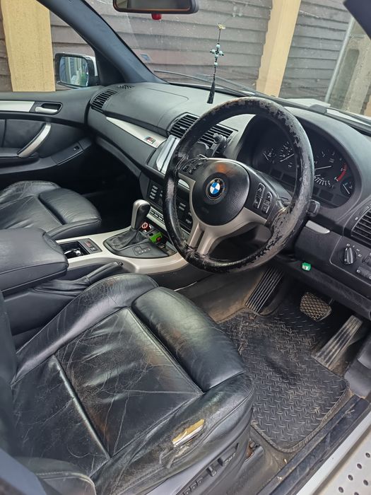 Vând bmw x5 3.0 volan pe dreapta